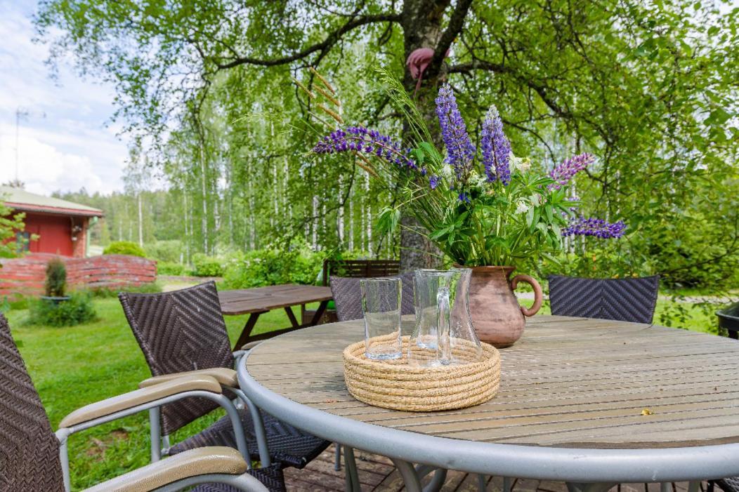 Poppelstrand Nuuksio, Pet Friendly Guest Apartment Bagian luar foto